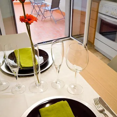 Apartments Figueres شقة *