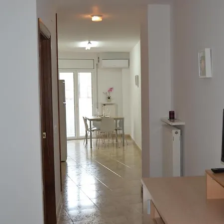 Apartments Figueres شقة *